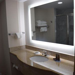 Queen Room Mobility accessible